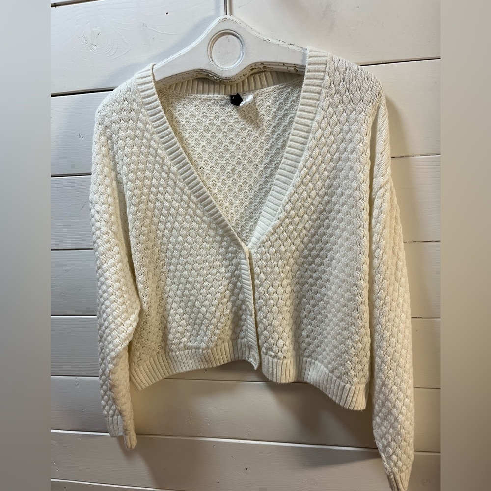 H&M DIVIDED – Cream Knit Cropped Cardigan – Size L - Picture 4 of 9